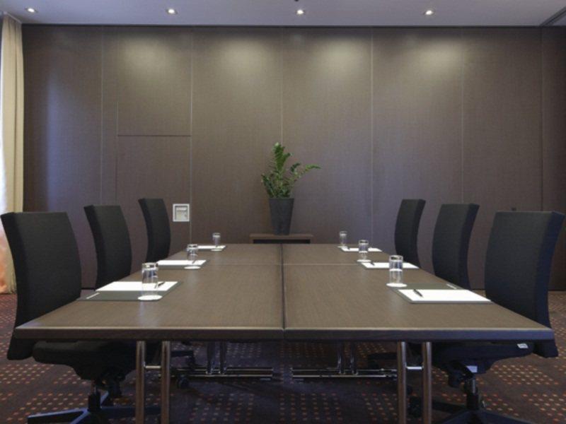 Hotel Intercityhotel Berlin Airport Area North 4*