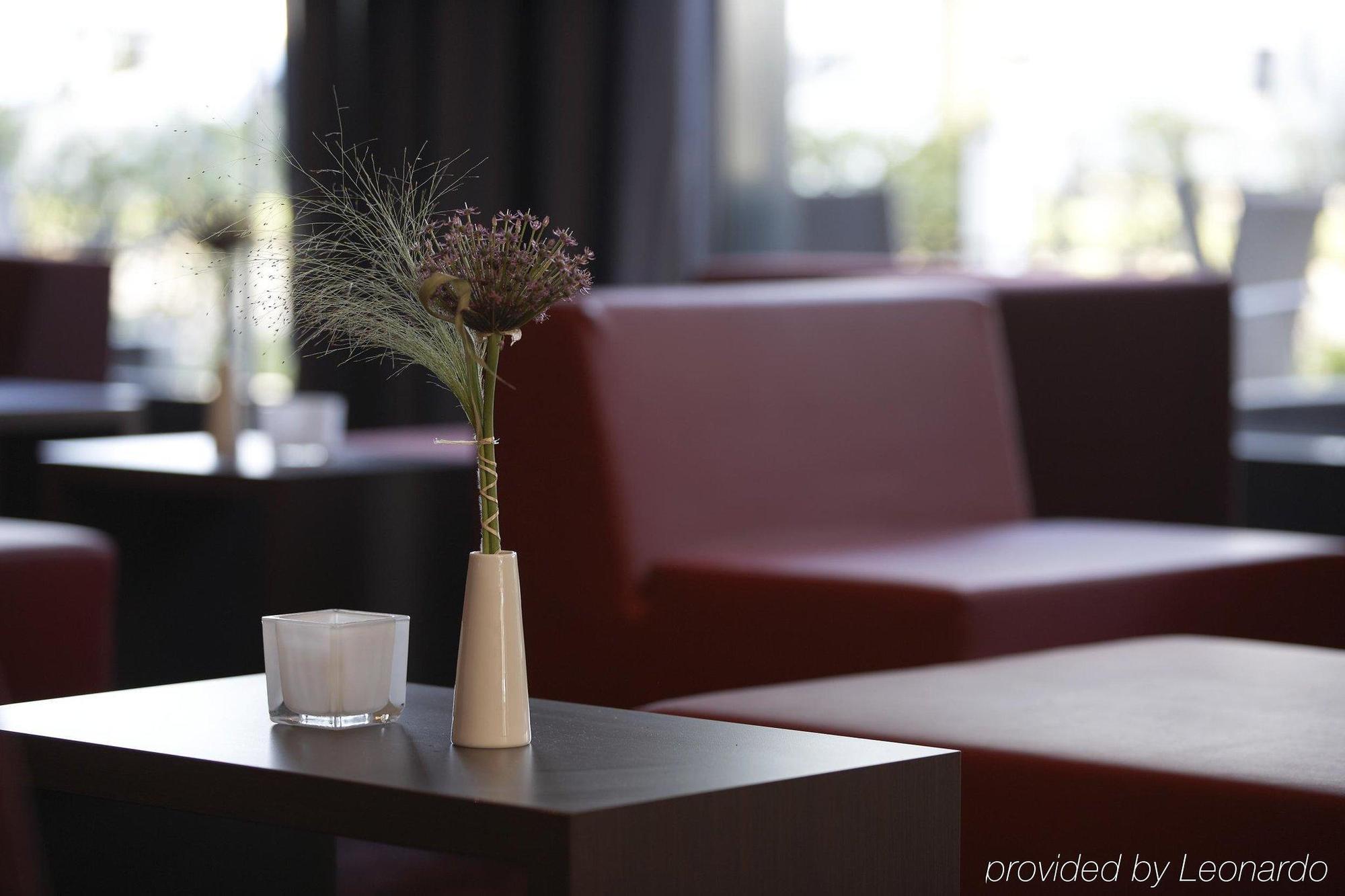 Отель Intercityhotel Berlin Airport Area North Шёнефельд