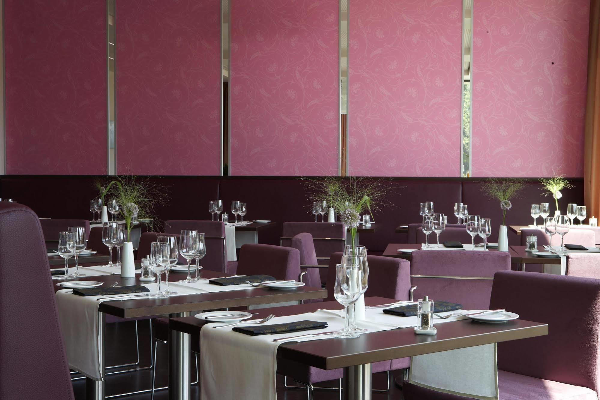 Отель Intercityhotel Berlin Airport Area North 4*