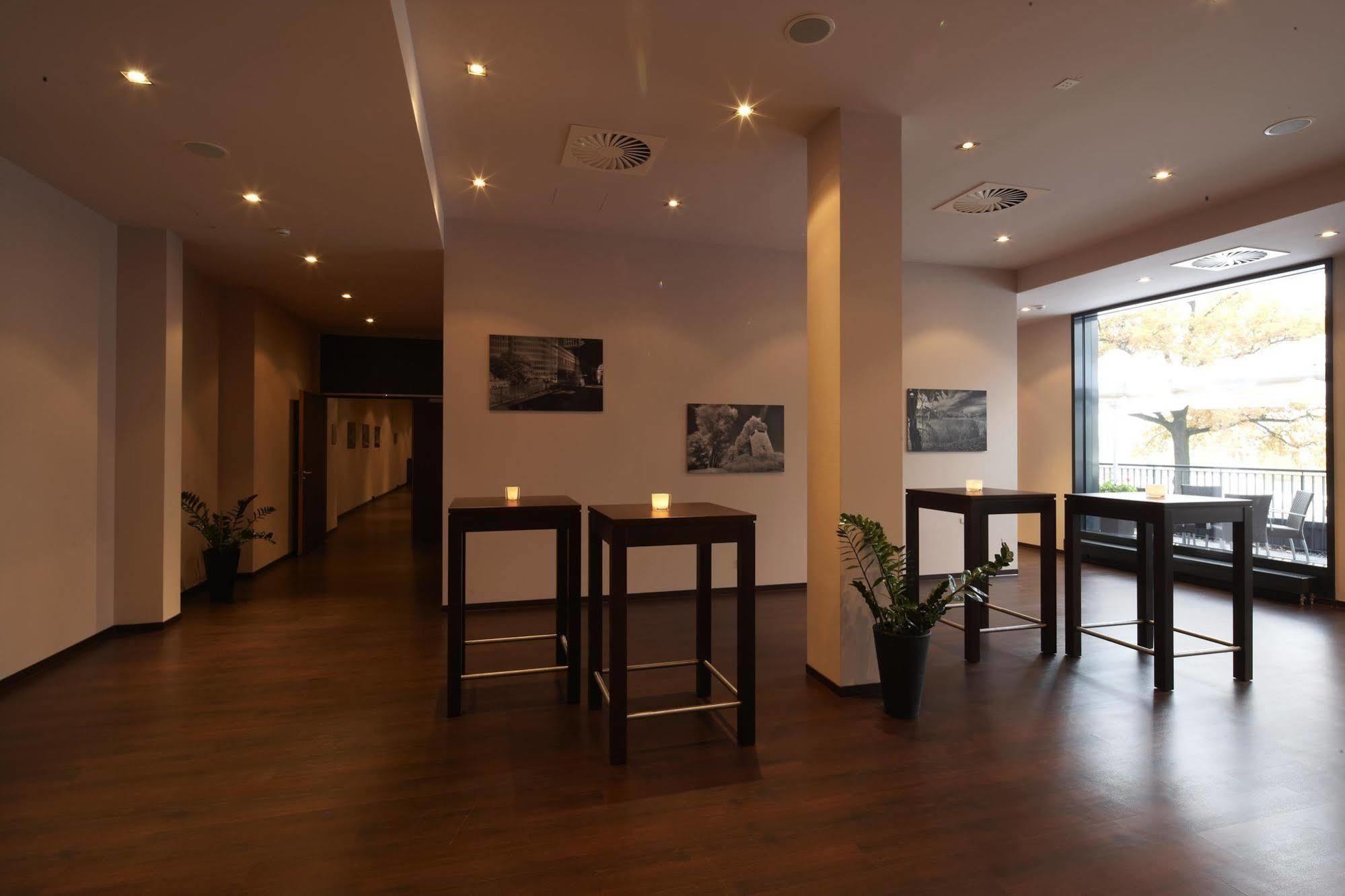 Intercityhotel Berlin Airport Area North 4*