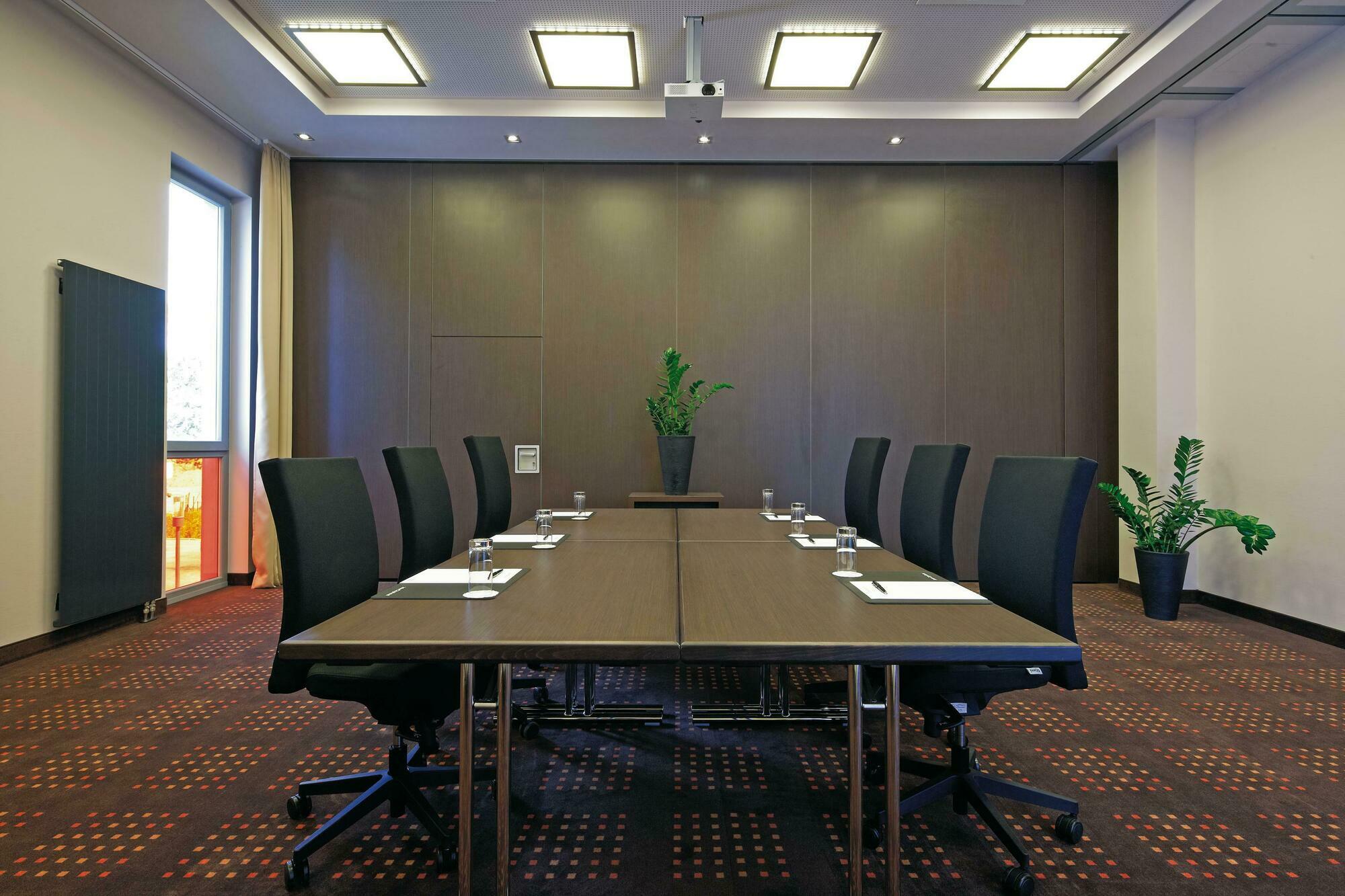 Intercityhotel Berlin Airport Area North Отель 4*