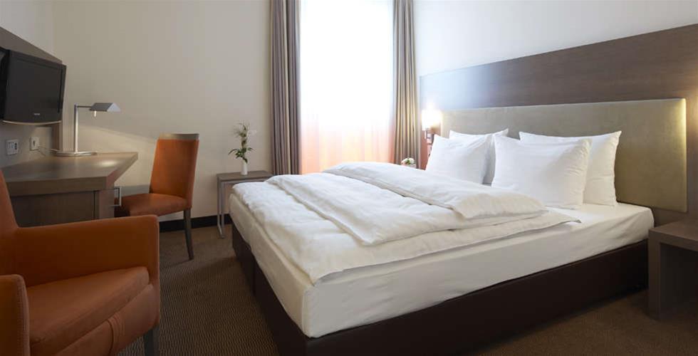 Intercityhotel Berlin Brandenburg Airport 4*